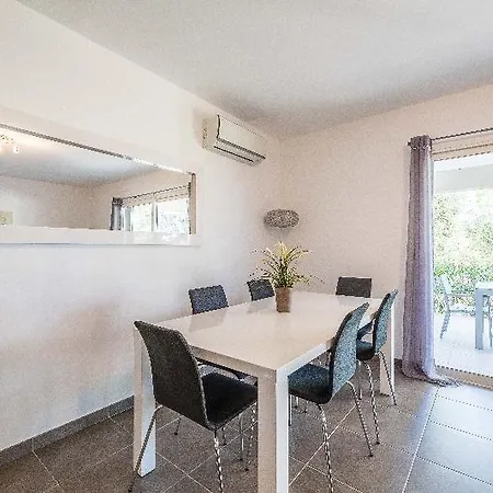 P&v Premium Les De Porto- Vecchio Residence *